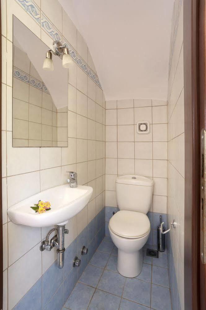 Aithra Apartments & Suites กาวริยอน ภายนอก รูปภาพ