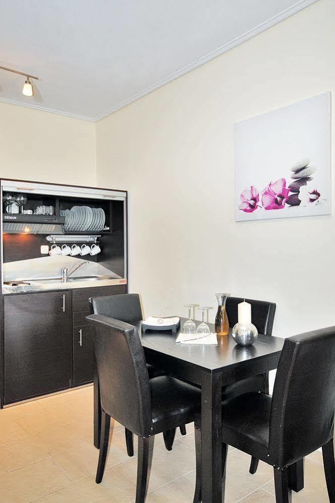Aithra Apartments & Suites กาวริยอน ภายนอก รูปภาพ